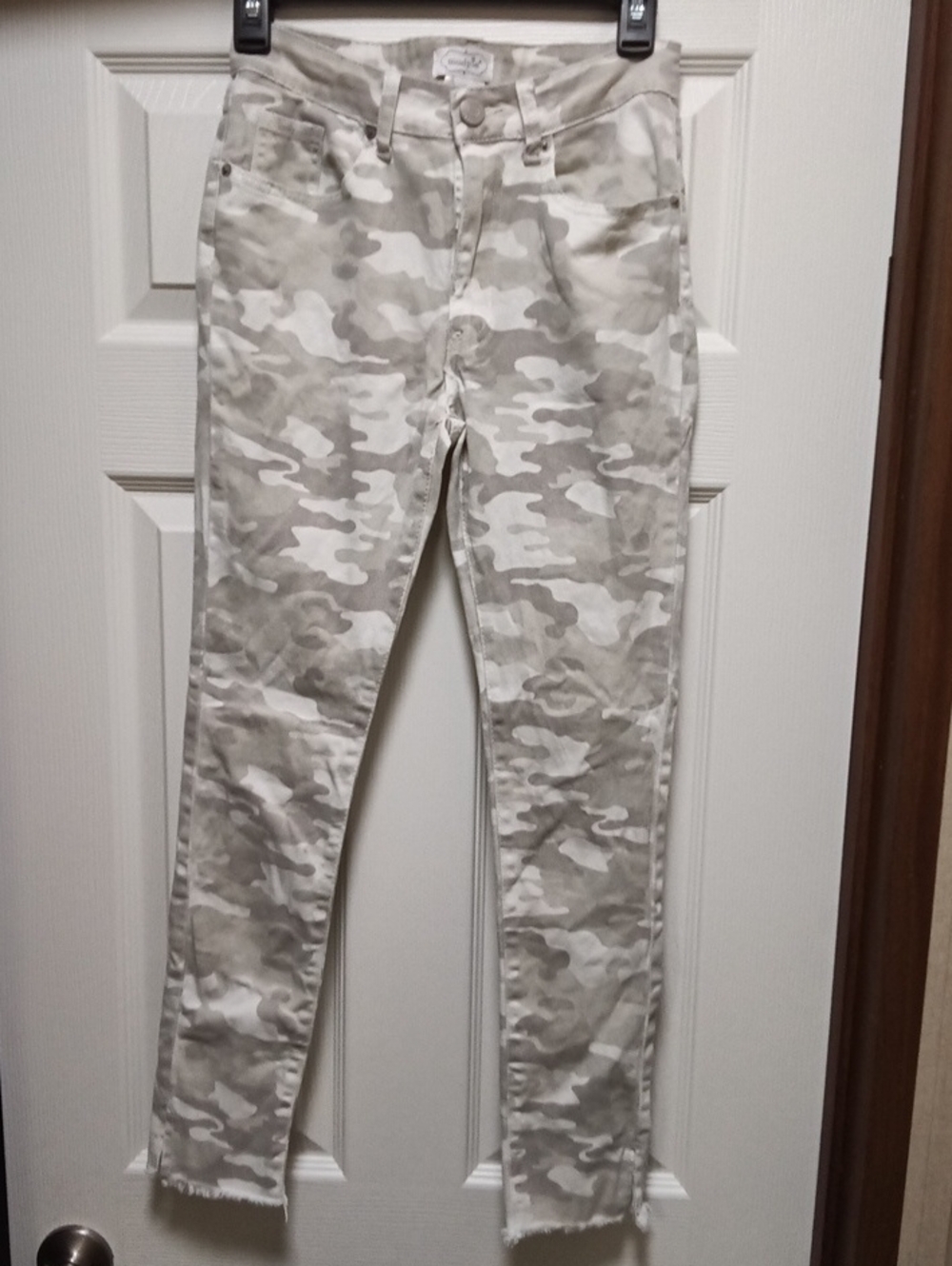 Mud Pie Beige and White Camo Skinny Jeans Size xS